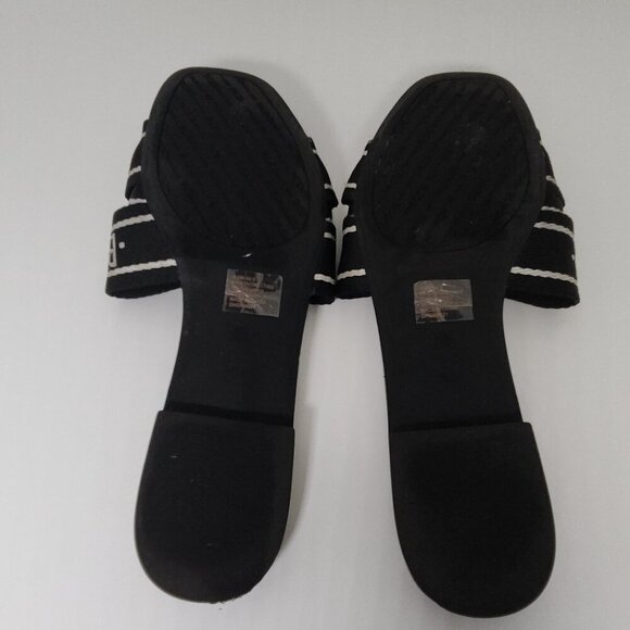 BCBGeneration Sandals Women's Size 9.5 Criss Cross Black/White Open Toe - Picture 7 of 8